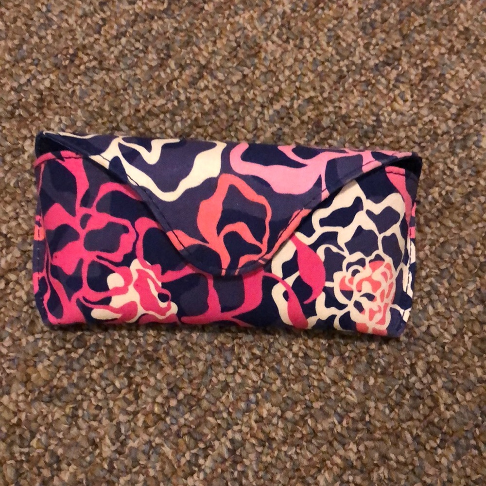 Sunglasses holder